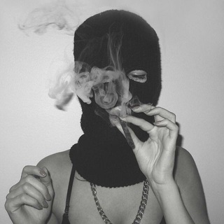 Логотип @sladenkiyetreki - 🦋vibe🦋