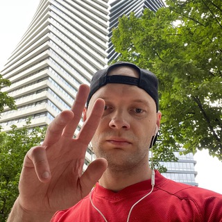 Логотип @slavasound - брат слава