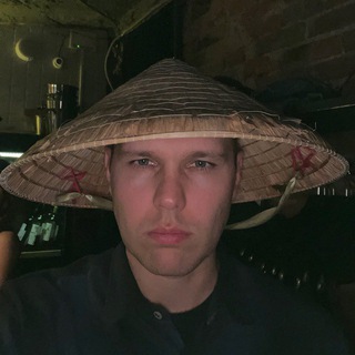 Логотип @slushaytestihi - костин поэтический канал