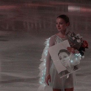 Логотип @smisljiznyfskating - смысл жизни.