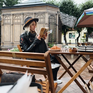 Логотип @smnstmn - justread