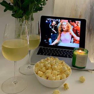 Логотип @smotret_segodnya - Что смотреть сегодня?