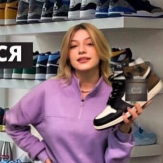 Логотип @sneakergirlmsk - SneakerGirl. Миллион на Кроссовках 💵