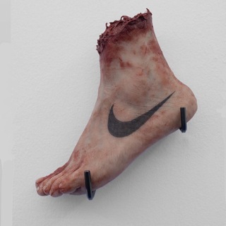 Логотип @sneakerscourt - Судебные кроссовки