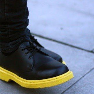 Логотип @snieker - Fancy shoes ~ Я б обул