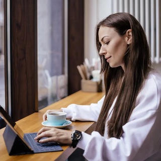 Логотип @snimcoach - ona.coach