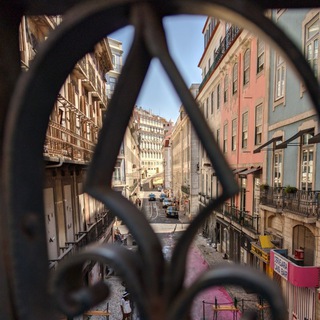 Логотип @snmportugal - Португалия, какая ты?