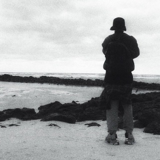 Логотип @snrwz - зависимость.