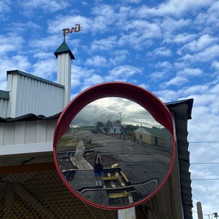 Логотип @snynakukhne - сны на кухне