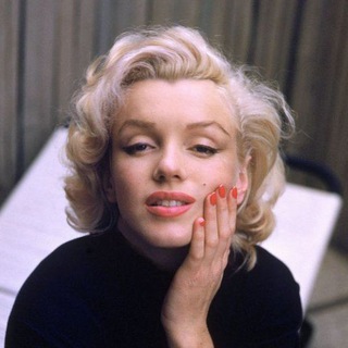 Логотип @sobeautifulpast_tg - Такое изысканное прошлое