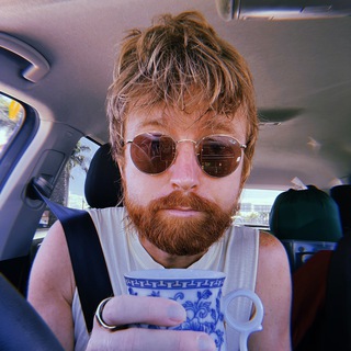 Логотип @soberwriterchat - Терешковец. Чат