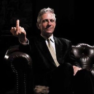 Логотип @sofacritics - Sofa critic