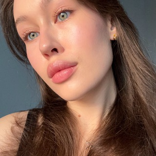 Логотип @sofadenischeva - chofiks