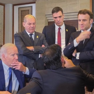 Логотип @sofaspecialforces - Спецназ диванных войск