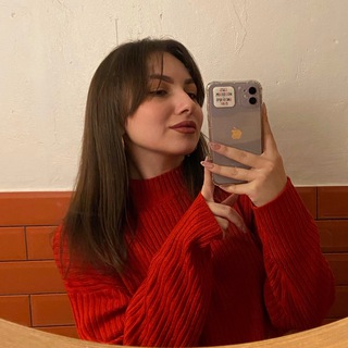 Логотип @sofiablogs - что в голове художника 🧠