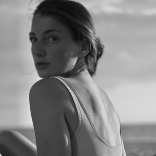 Логотип @sofiadozorets - sofia dozorets