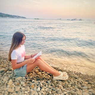 Логотип @sofibookwq - 𝓢𝓸𝓯𝓪_𝓑𝓸𝓸𝓴