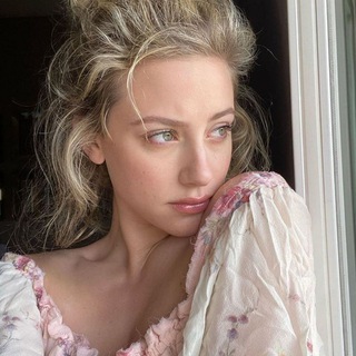 Логотип @softaesthet - Soft aesthetics