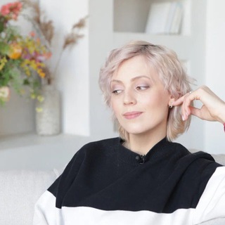 Логотип @solovyeva_tati - Tati Soloveva 💜 Между Строк 🩶