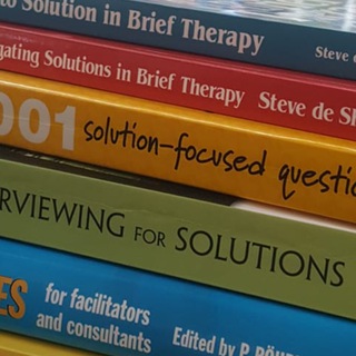 Логотип @solutionfocusedbrieftherapy - Ориентированная на решение краткосрочная терапия (ОРКТ)