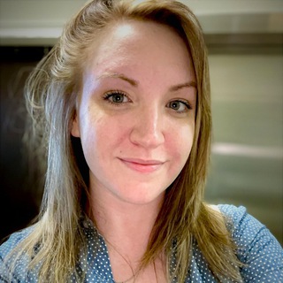 Логотип @somebitchiknow - SomeBitchIKnow