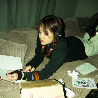 Логотип @somniatrixxx - мечтательница