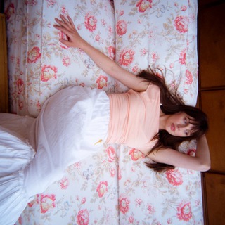 Логотип @somyloveeach - Острый взгляд на эстетику