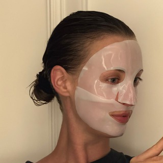 Логотип @sonya_home_cook - каналь + (жрац home cook)