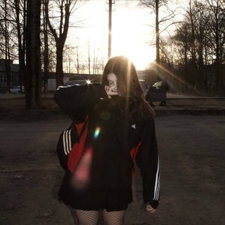 Логотип @sopchannie - gossip girl