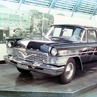 Логотип @sovietcars - Автомобили СССР, России и Мира