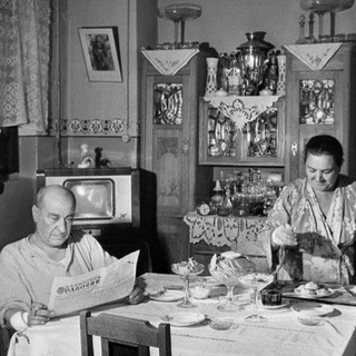 Логотип @sovkvartira - Sovkvartira - отдел коллекционирования Винтажного Универмага