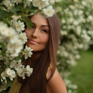 Логотип @sparkling_white - Настя Добряк | Раскрой свой потенциал