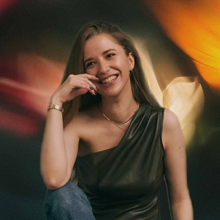 Логотип @speakwithxenia - Госпожа (м)учительница