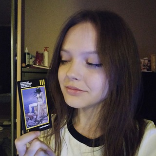 Логотип @sqtaro - таро среди нас