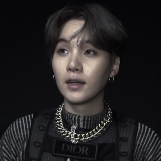 Логотип @srvul - подснежники между рёбер