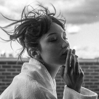 Логотип @ssweetyouth - 𝓈𝓌𝑒𝑒𝓉 𝓎𝑜𝓊𝓉𝒽