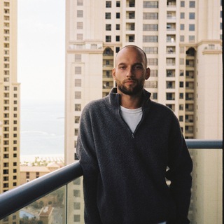 Логотип @stalecake - a_korz