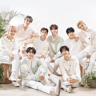 Логотип @starmykpop01 - 🫐STRAY KIDS WORLD DOMINATION🫐