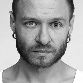 Логотип @staskoroliovartistchat - Стас Корольов (старий чат з коментарями до каналу)