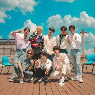 Логотип @staylandlove - stray kids и капля истерики 🌊