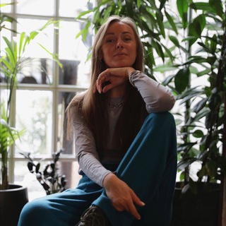 Логотип @steshaushakova - Фэшн из май профэшн