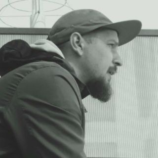 Логотип @stihingvarr - stihingvarr