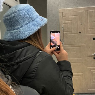 Логотип @storiess_fakee - фотки для фейка