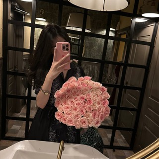 Логотип @storiestash - 𝓜𝔂 𝓵𝓲𝓯𝓮🤍