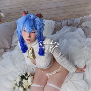 Логотип @straaawberr - ♡Sstraawberry cos/ Клубника♡