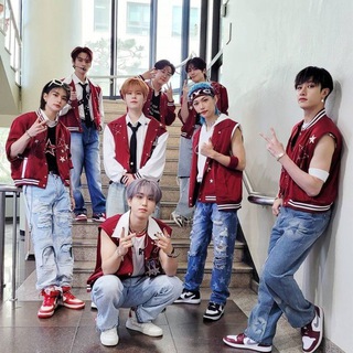 Логотип @straykids_77p - Обсуждение стей