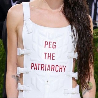 Логотип @subbektivnaya - Субъективный трéп