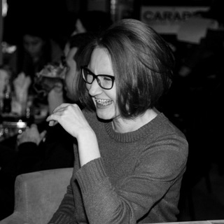 Логотип @subpersonality_comedian - Моя субличность стендап-комик