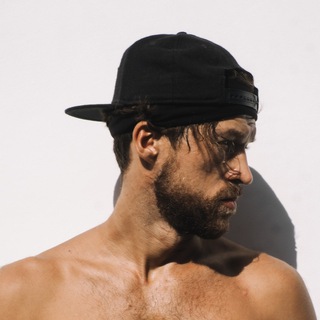 Логотип @surfingtom - Инсайты Тома