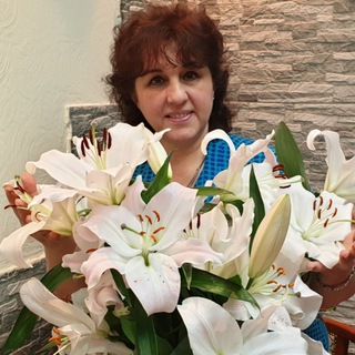 Логотип @svetiksemitsvetikom - Svetik Semitsvetik